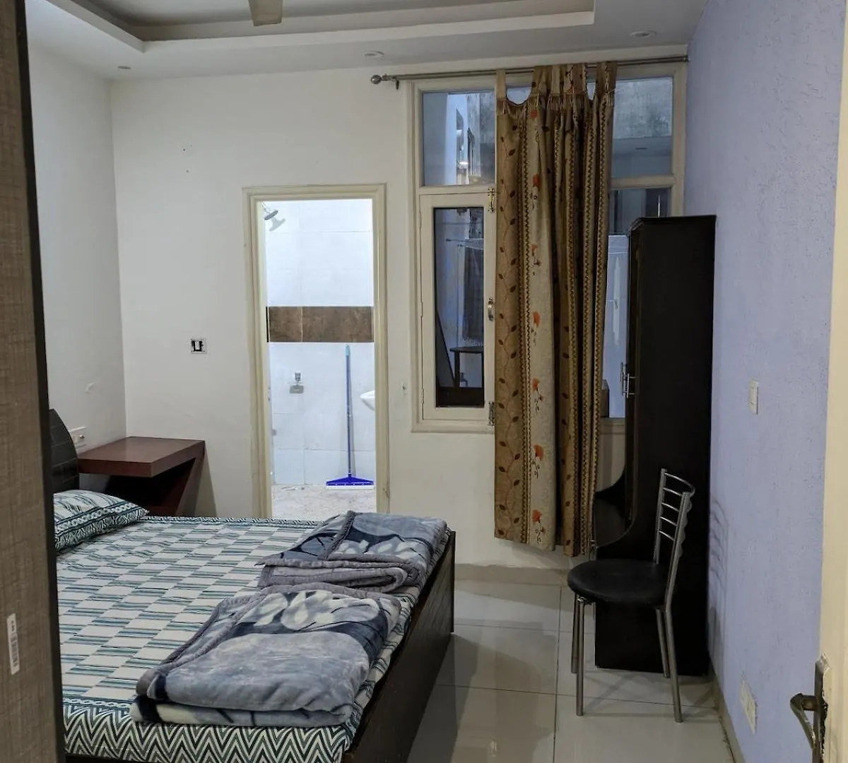 3 Bhk Wifi Apartment Near Chandigarh Airport Zirakpur