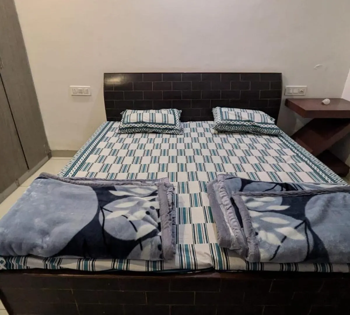 3 Bhk Wifi Apartment Near Chandigarh Airport Zirakpur